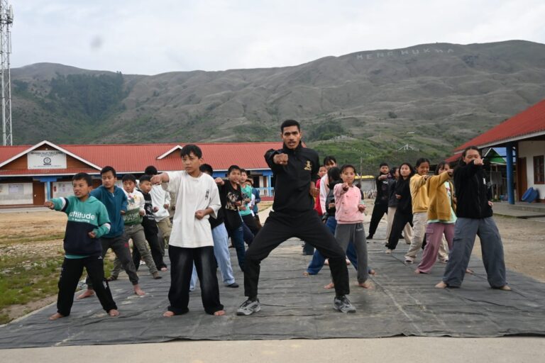 Self defence training camp for students