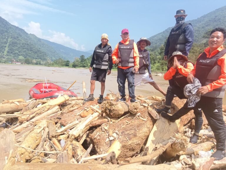 Beyond the badge: Keyi Panyor police, local youth brave the storm for Yazali