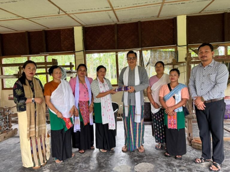 Mein reviews development projects in Chongkham